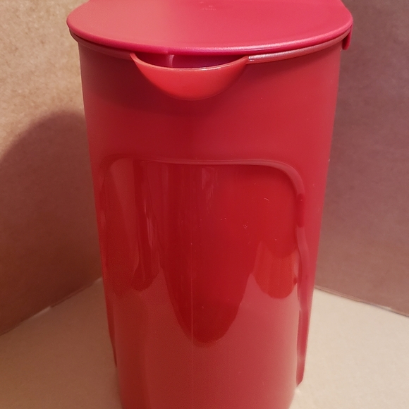 Tupperware Jumbo Slim Pitcher - Picture 2 of 3